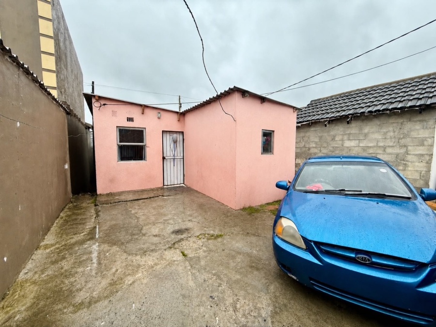 2 Bedroom Property for Sale in Mfuleni Western Cape